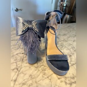 ANTONIO MELANI Blue Velvet Heels with Bow and Feather